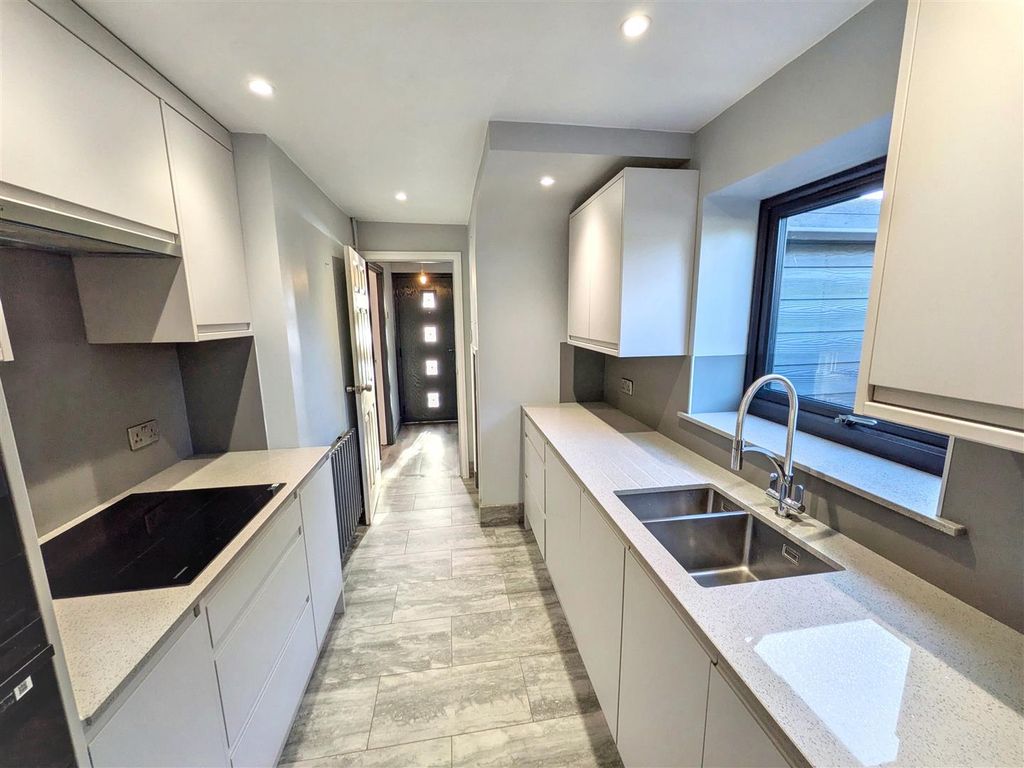 Property photo 2 of 17 Kitchen