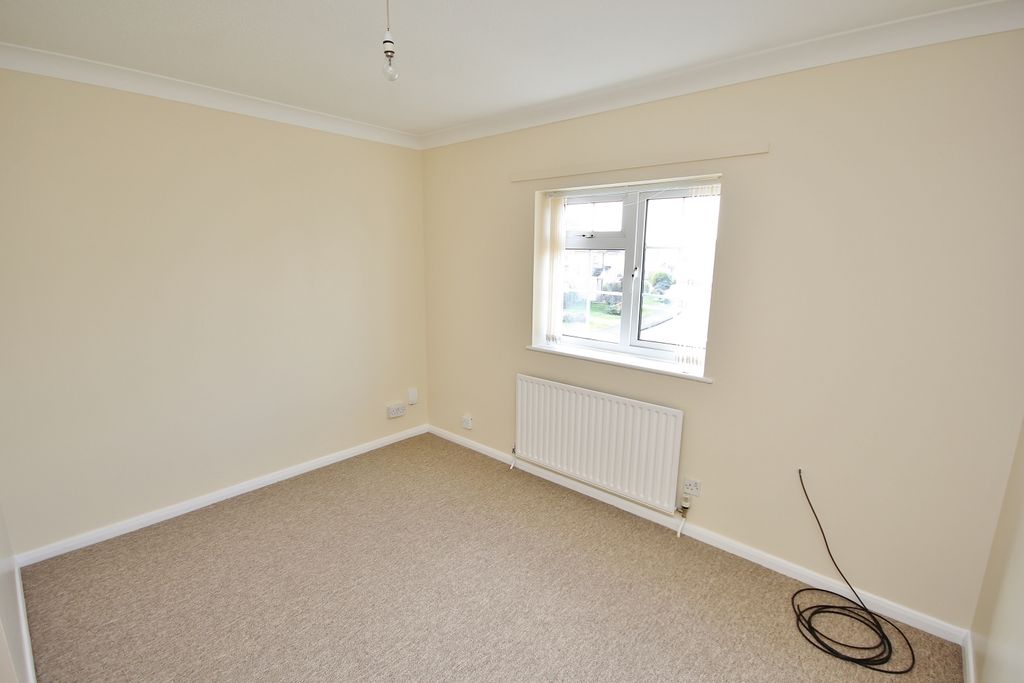 Property photo 3 of 5 6 Morland Way, St Ives, Bed
