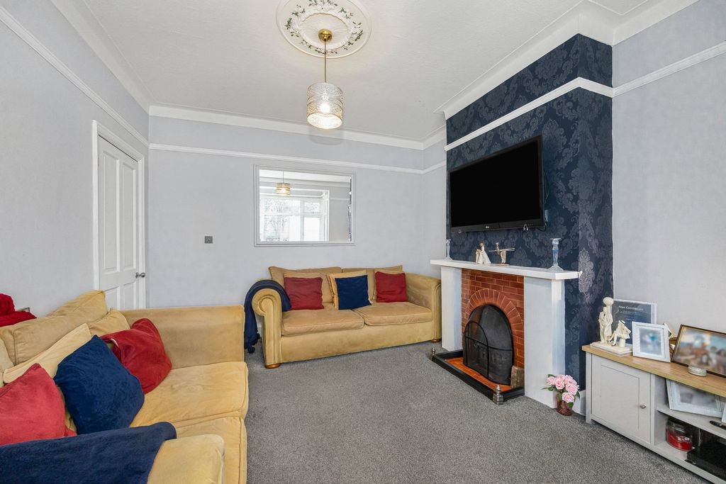 Property photo 3 of 26