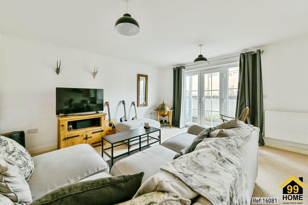 Property photo 3 of 20 Photo 2