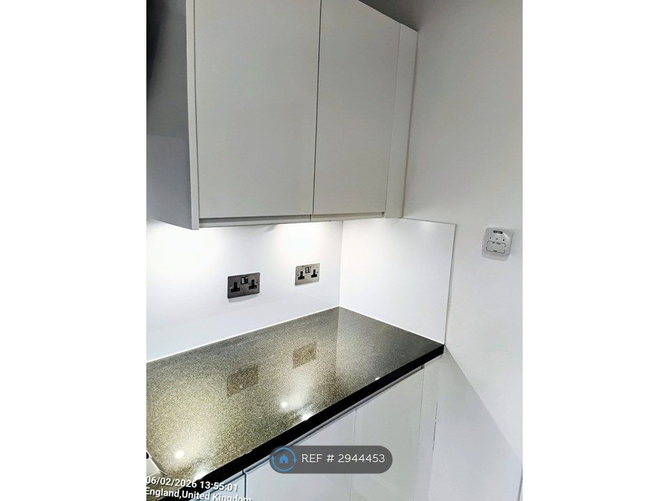 Property photo 3 of 12 Kitchen (Ground Floor)