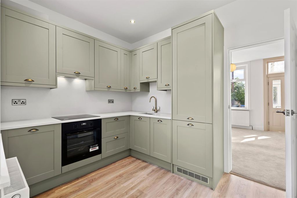 Property photo 3 of 19 Kitchen 2.Jpg