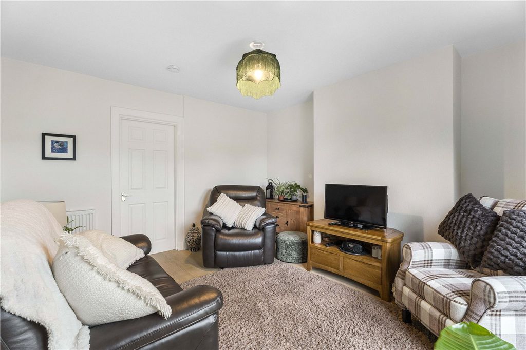 Property photo 3 of 16 Amisfield Place