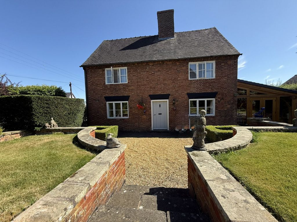 Property photo 2 of 33