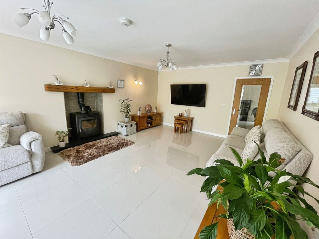 Property photo 2 of 29