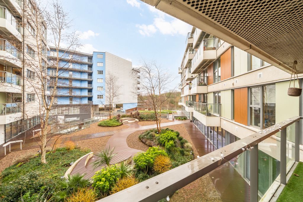 Property photo 2 of 14 Balcony