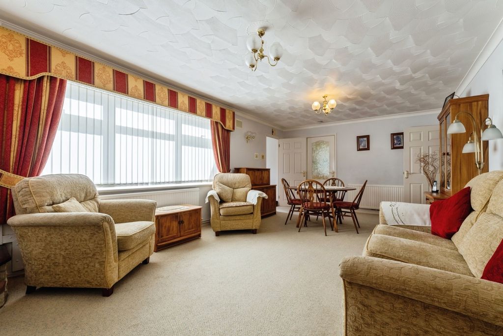 Property photo 3 of 18 Pbox-Img.Jpg