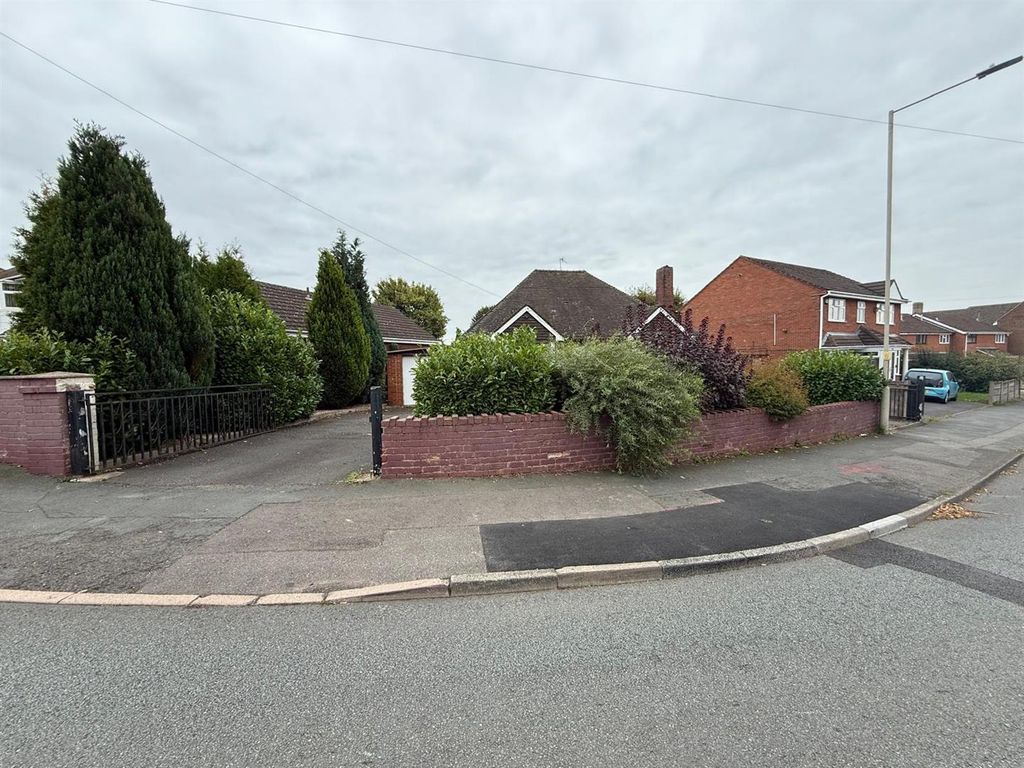 Property photo 2 of 20