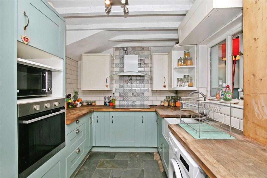 Property photo 2 of 20 Picture No. 17