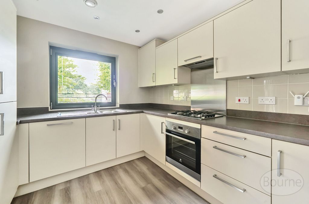 Property photo 2 of 13 c07Eac15-7E97-4d2...