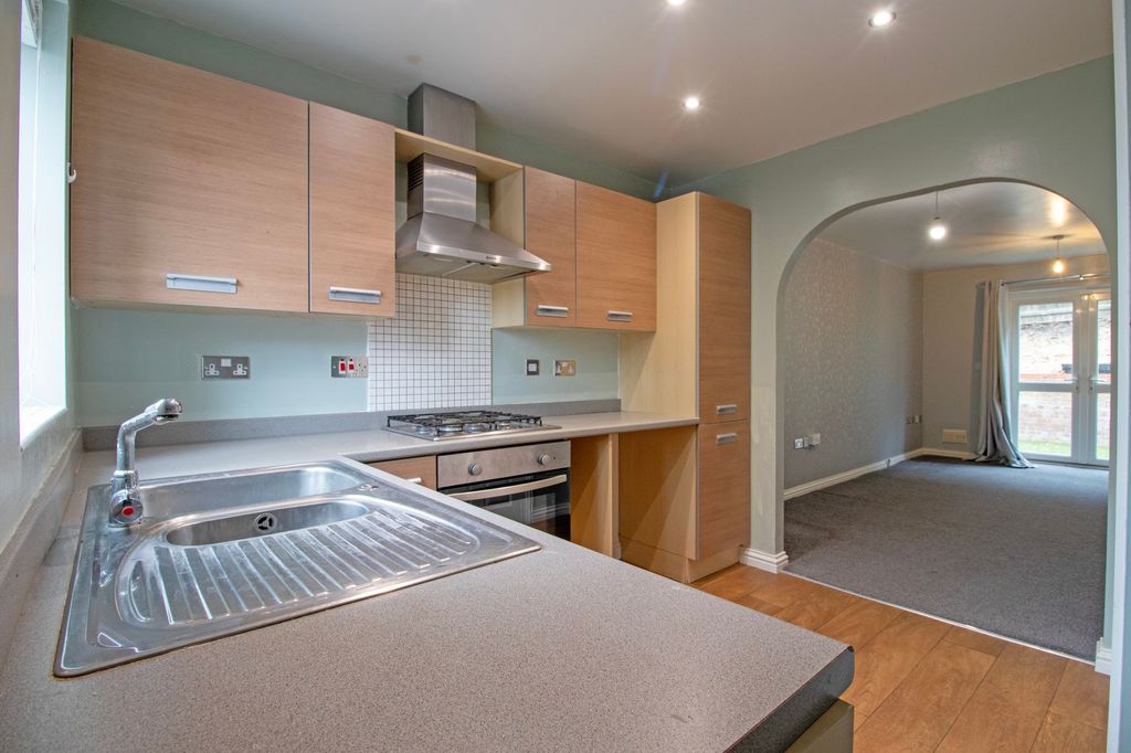 Property photo 2 of 13
