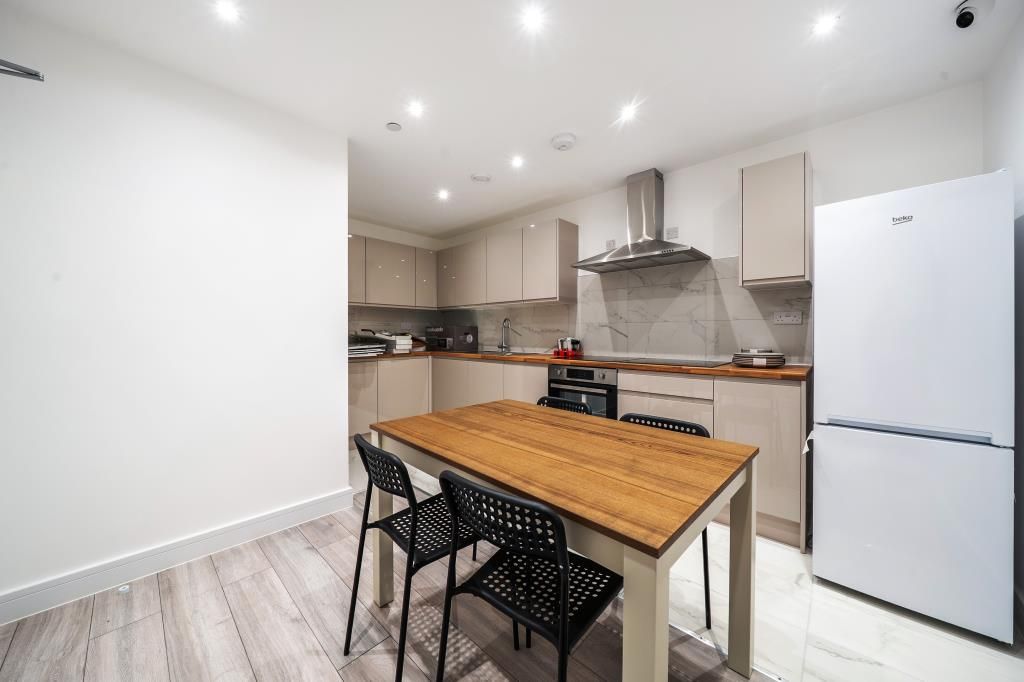 Property photo 3 of 24 Kitchen