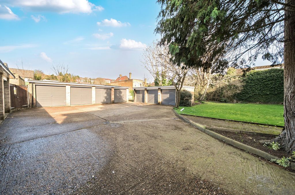 Property photo 2 of 15 Photo 7