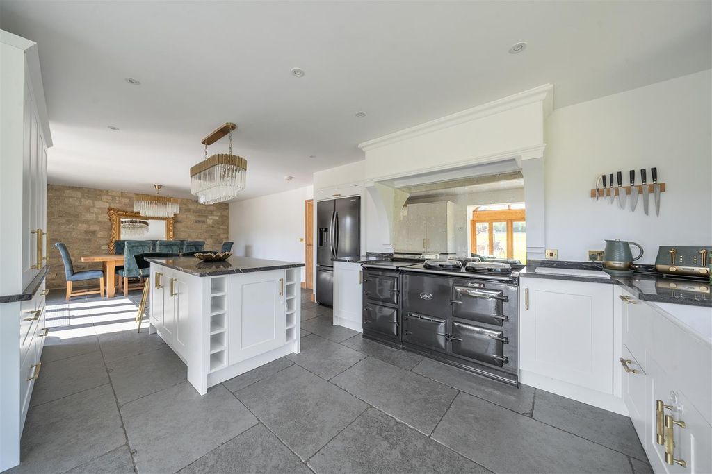 Property photo 3 of 34 1439366-24-69E8Ffb2B9Ff3.Jpg