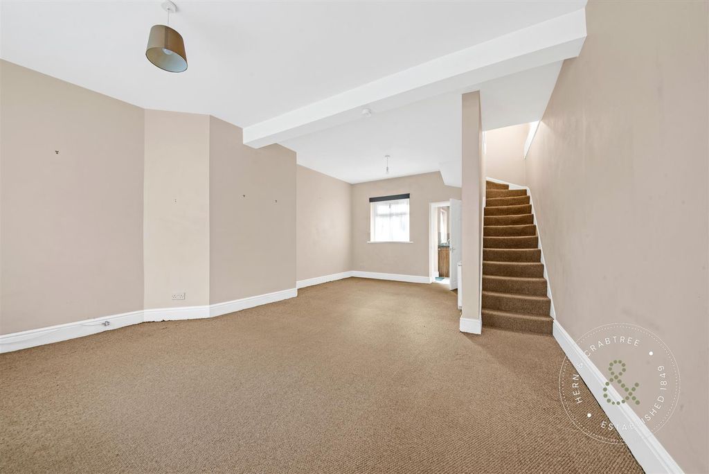 Property photo 2 of 26 Rudry-Street-07.Jpg