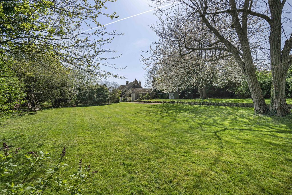 Property photo 2 of 23