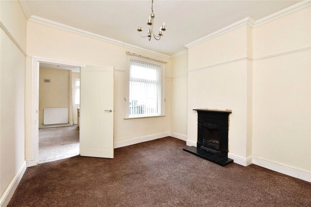 Property photo 3 of 19 Picture No. 32