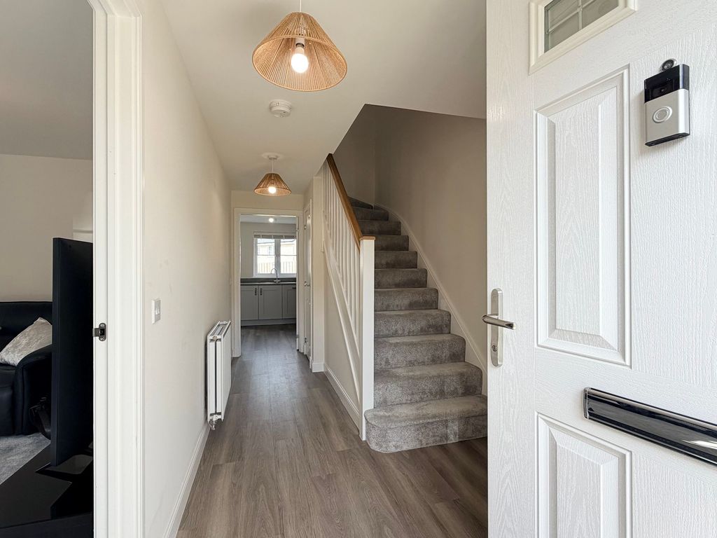 Property photo 2 of 23 Entrance Hallway