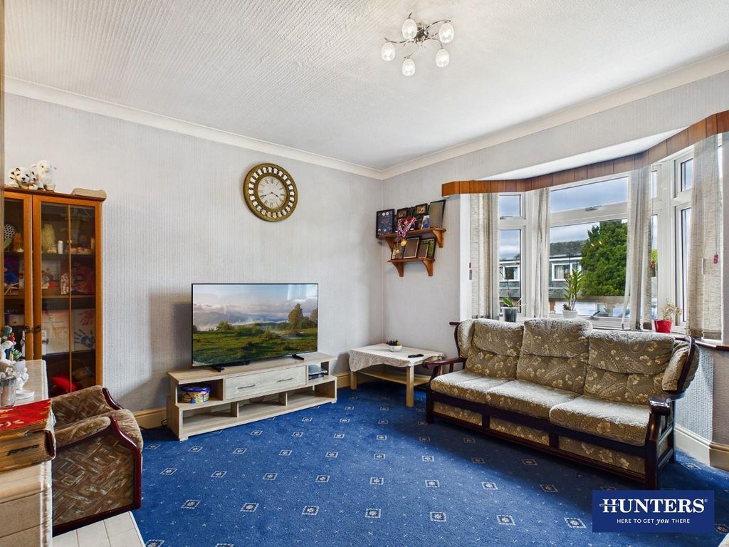 Property photo 3 of 32 Cam05424G0-Pr0129-Still003.Jpg