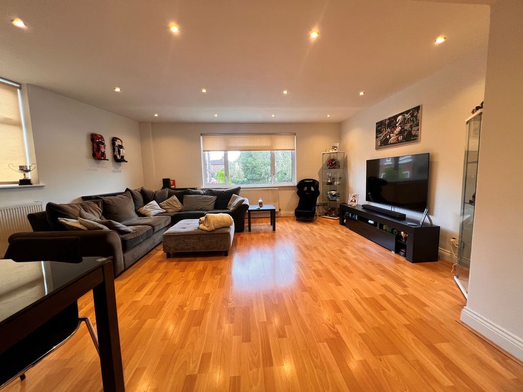 Property photo 1 of 13 Photo 12