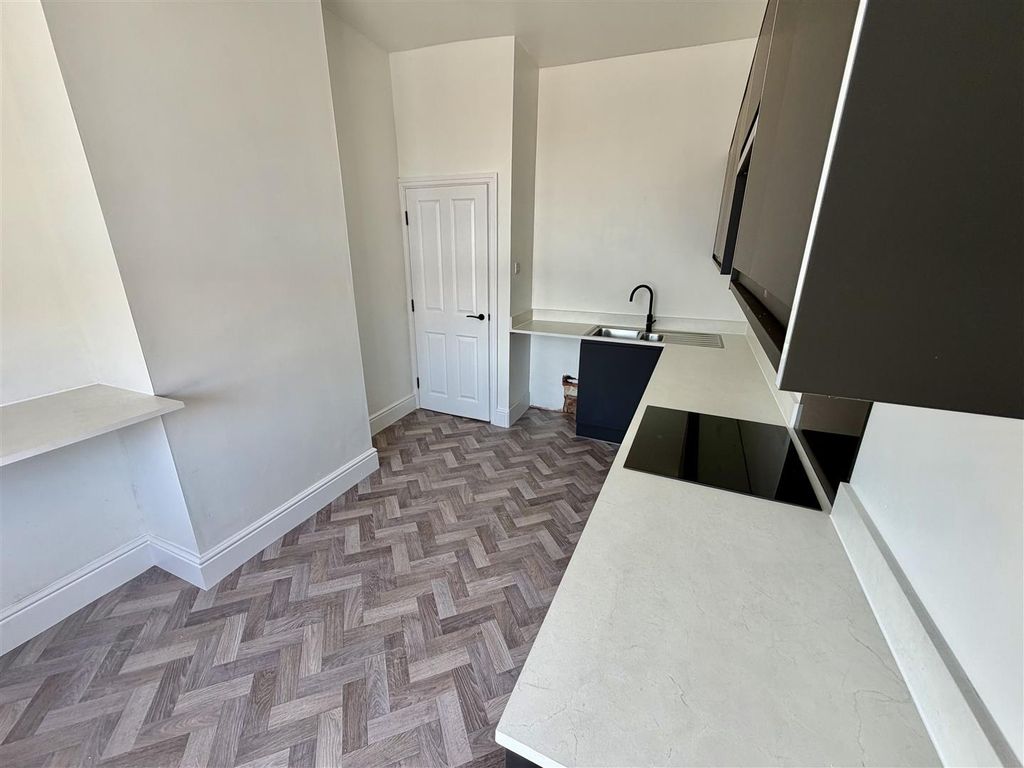 Property photo 3 of 11 Kitchen / Diner