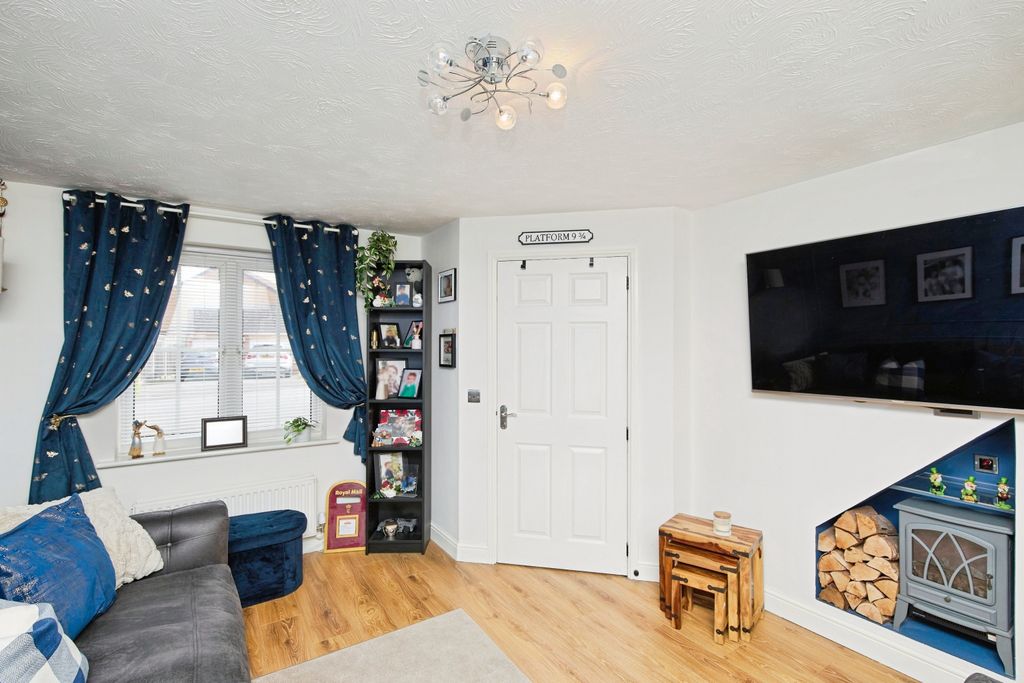 Property photo 3 of 15