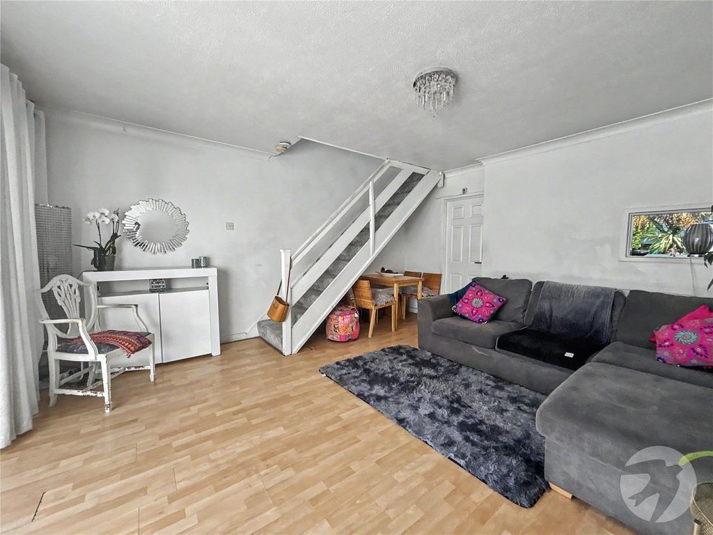 Property photo 3 of 19 Picture No. 08