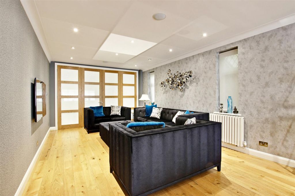 Property photo 2 of 12 4 Edit.Jpg