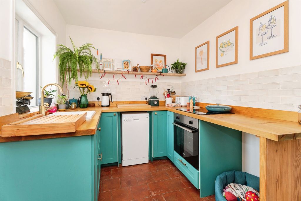 Property photo 2 of 17