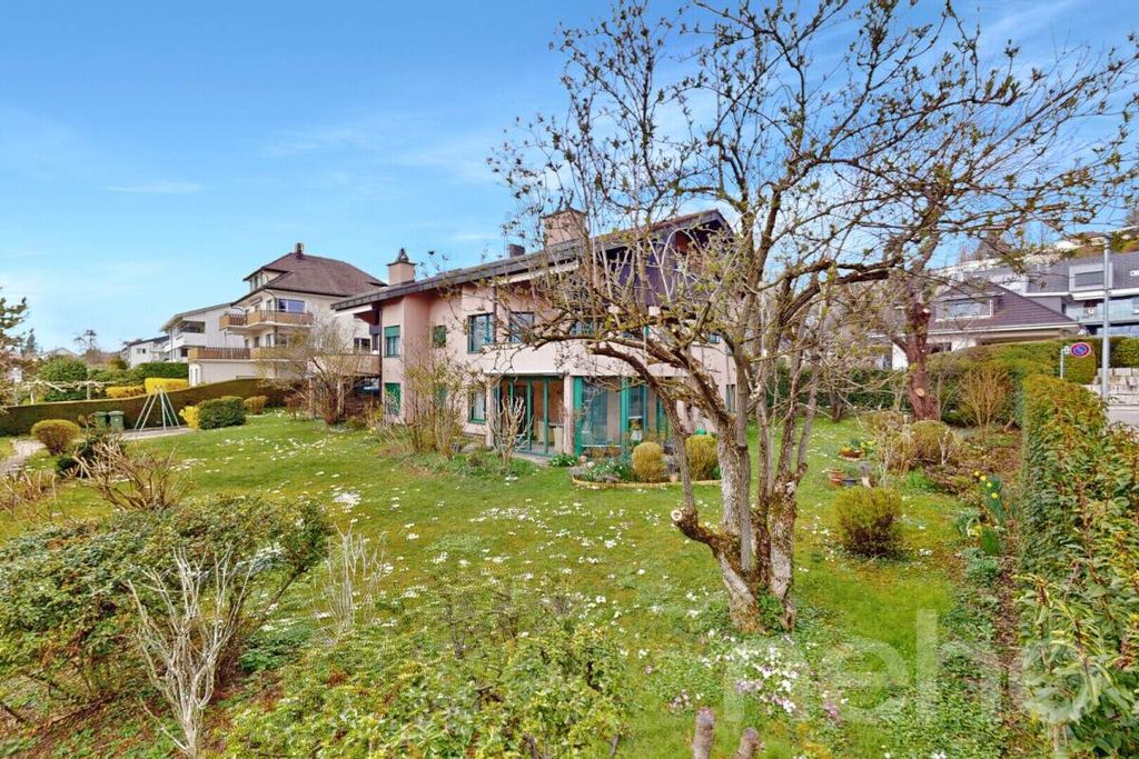 Property photo 2 of 13