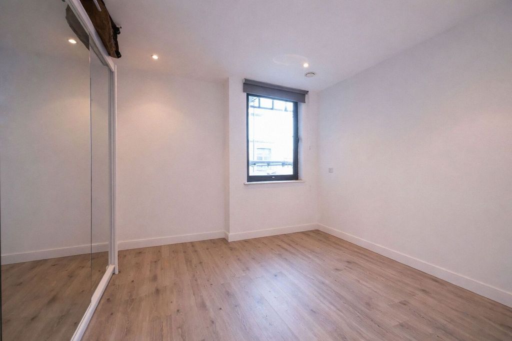 Property photo 3 of 4