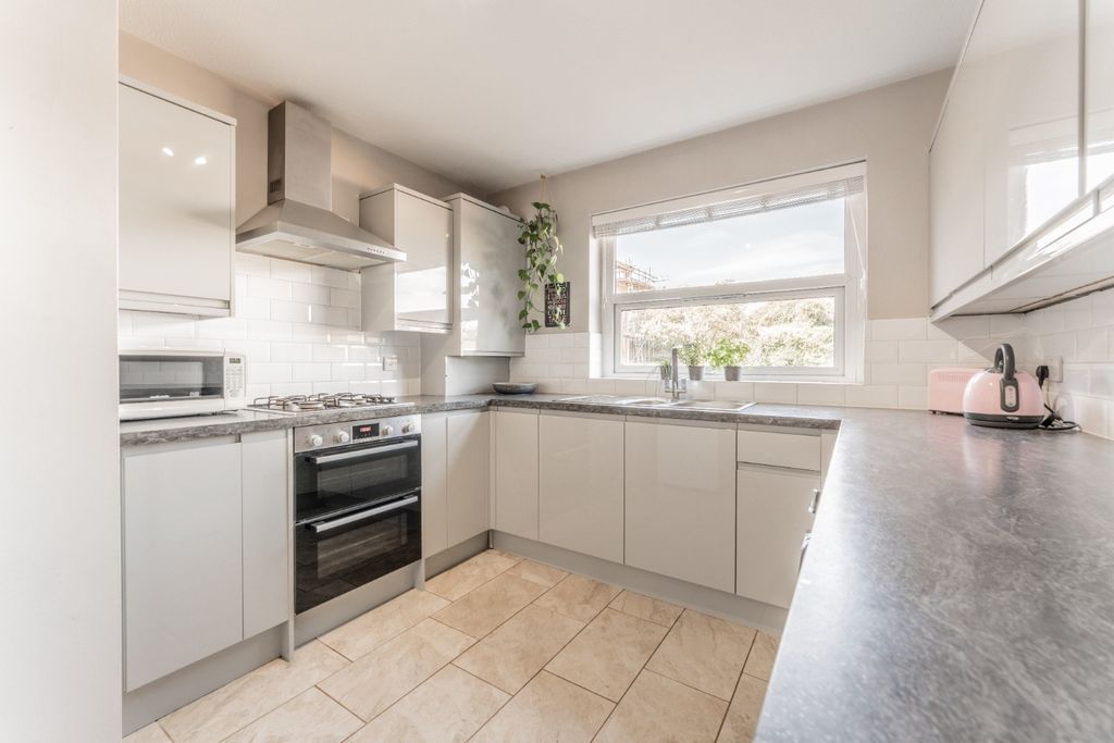 Property photo 2 of 13 5344372