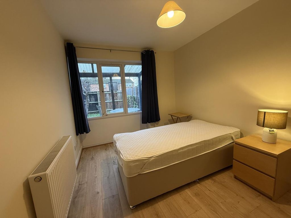 Property photo 3 of 5 Bedroom