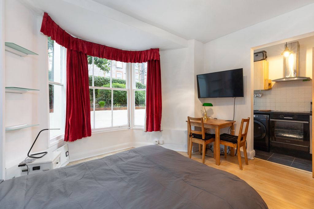 Property photo 2 of 12