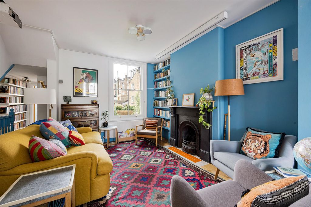 Property photo 2 of 34 Grayling Road, N16