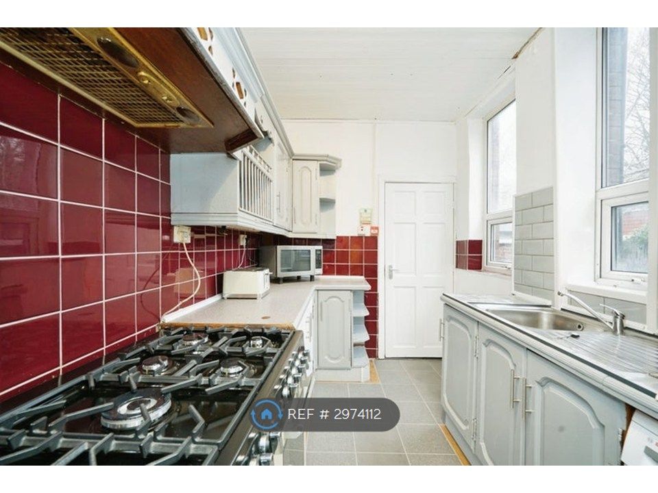 Property photo 3 of 5 Shared Kitchen 1