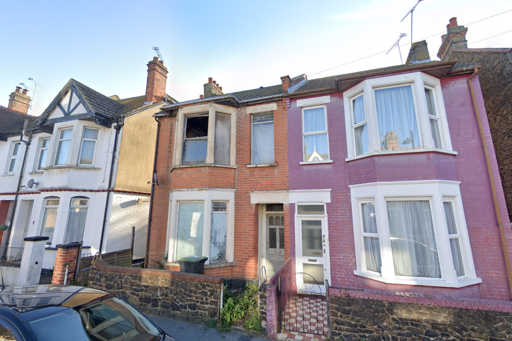 Property photo 1 of 1 48 Tintern Avenue, Westcliff-On-Sea, Southend-On-Sea, Ss0 9Qh