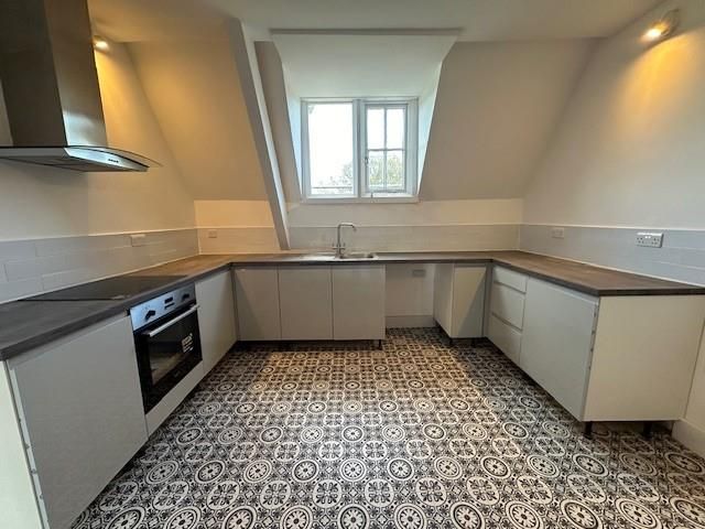 Property photo 3 of 20 Kitchen 6.Jpg