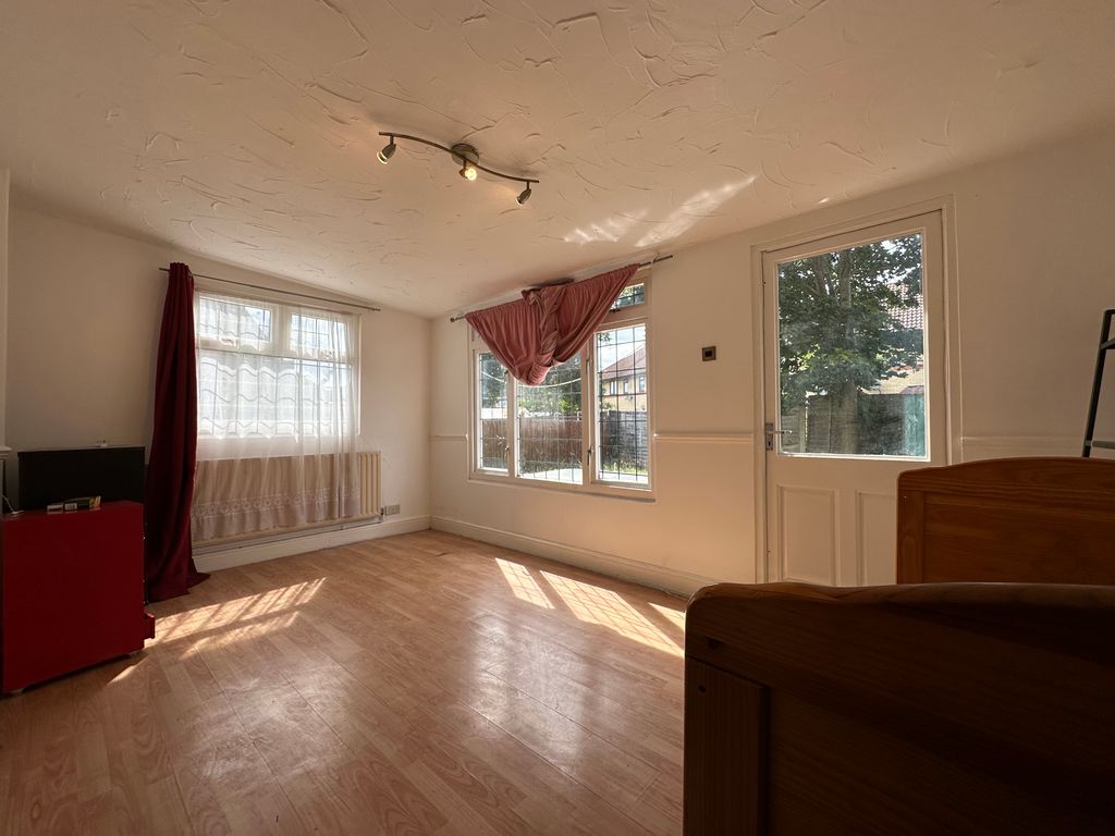 Property photo 3 of 5 Img_6503