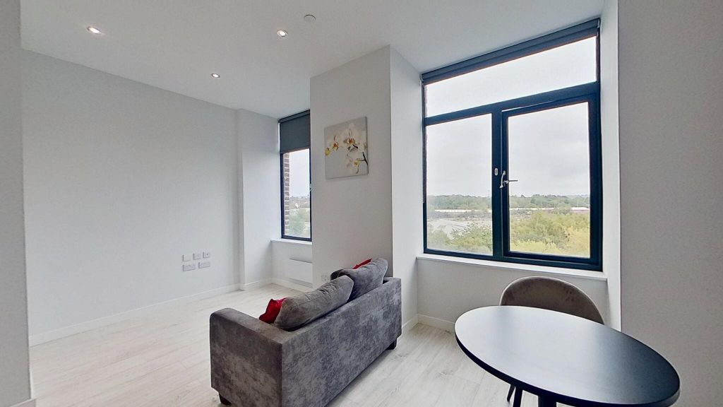 Property photo 1 of 18 Living Room