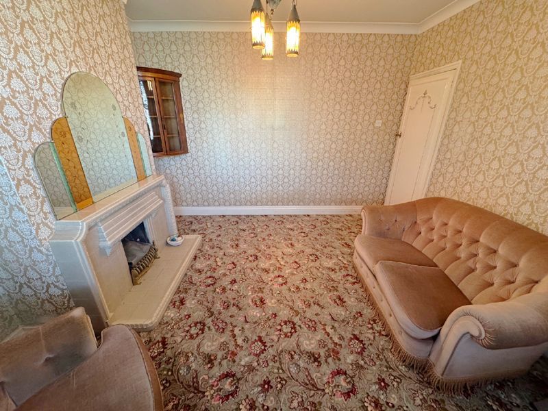 Property photo 3 of 24 Lounge