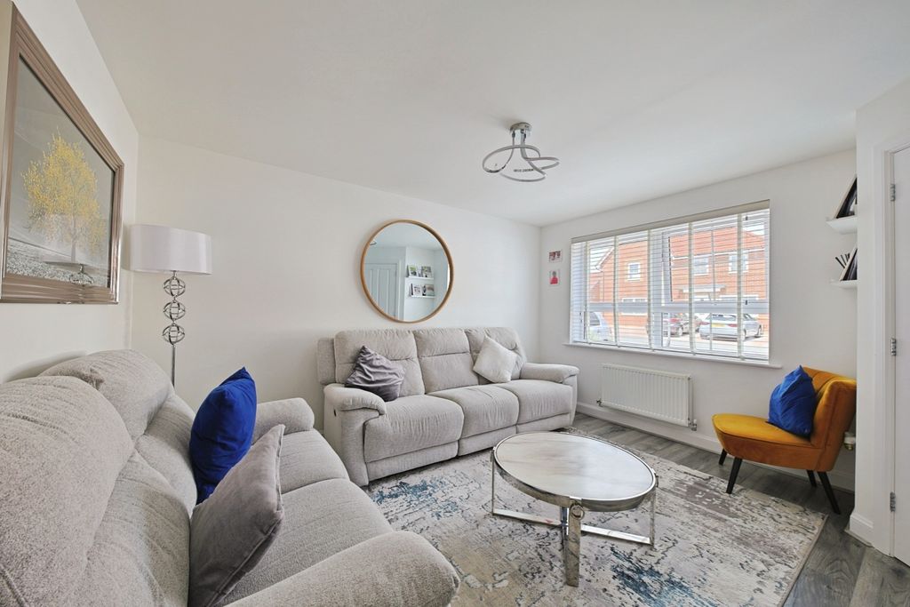 Property photo 2 of 11 4291875
