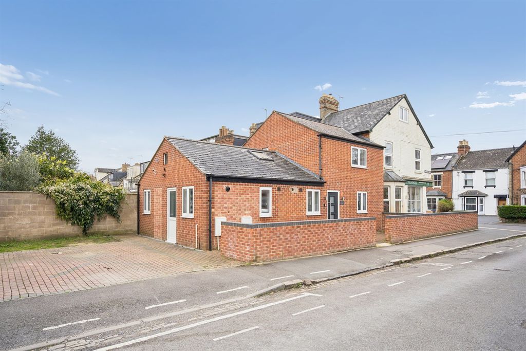 Property photo 1 of 16 (Main)