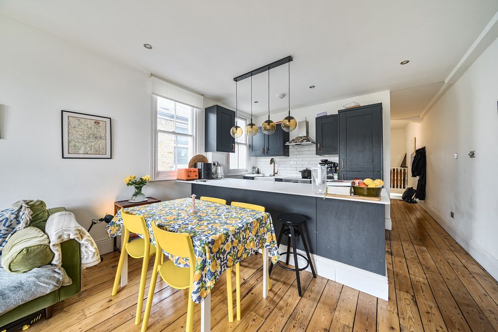 Property photo 2 of 17 Reception