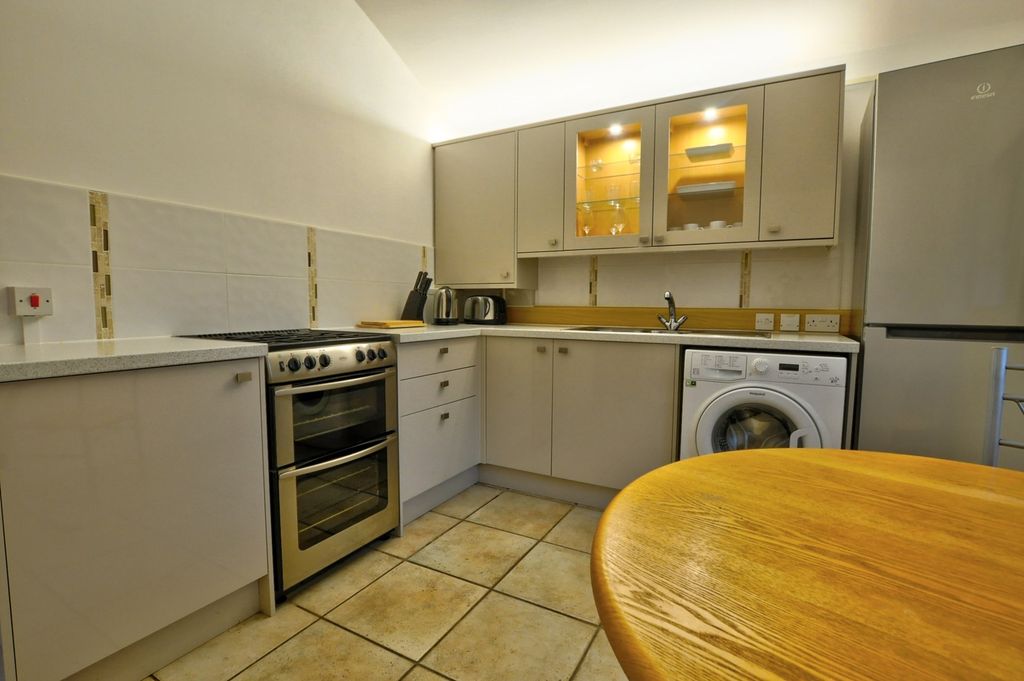 Property photo 3 of 6 4154-Hr-3