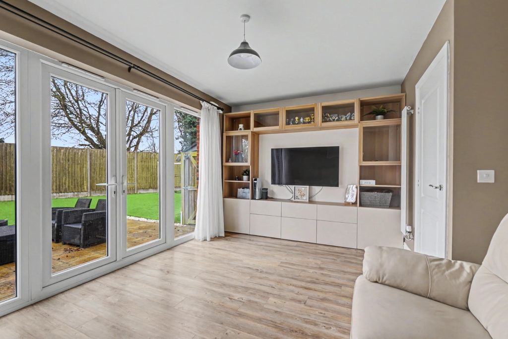 Property photo 3 of 18 4845087