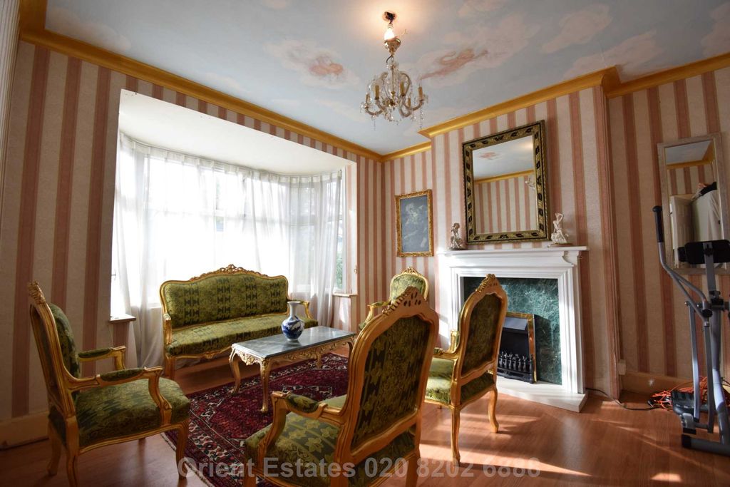 Property photo 2 of 11