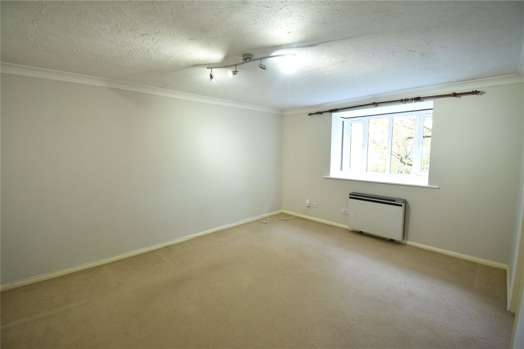 Property photo 3 of 5 Living Room