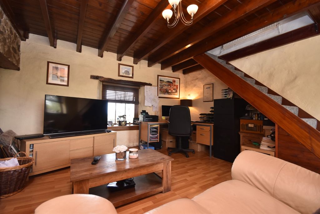 Property photo 3 of 23