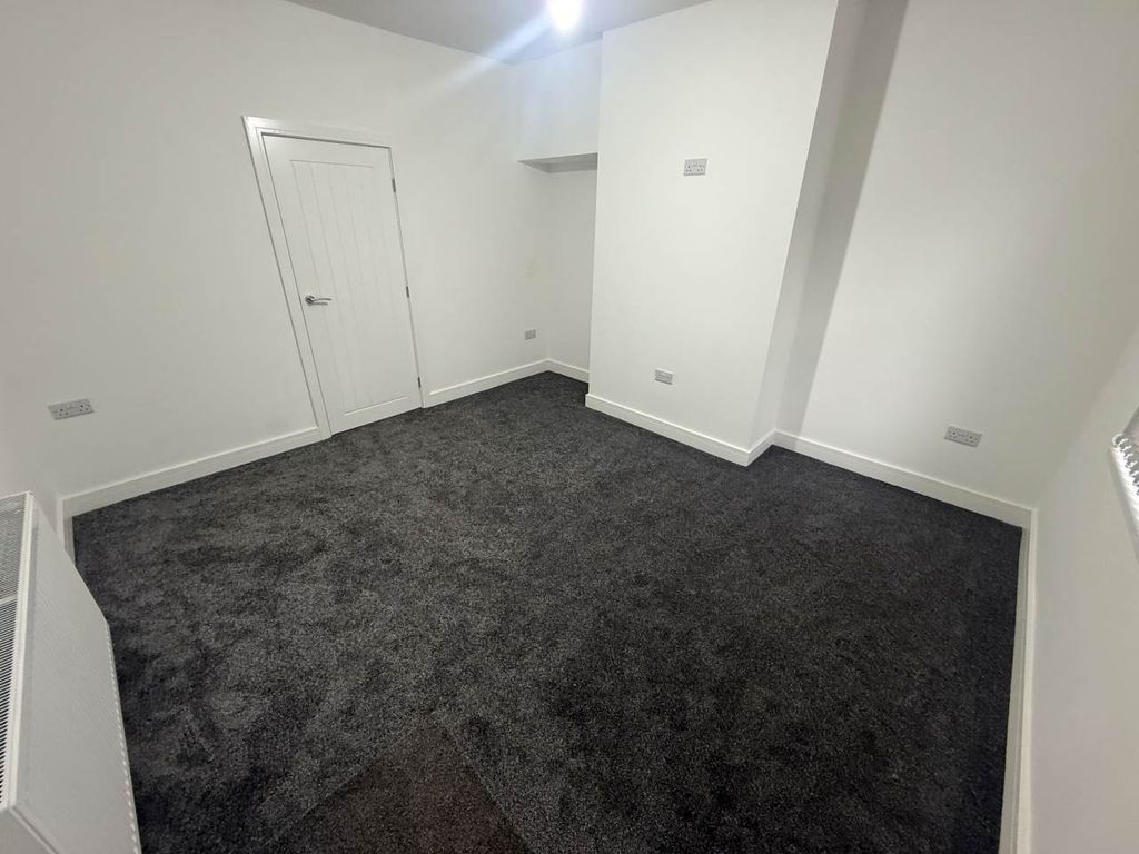 Property photo 3 of 5 Lounge